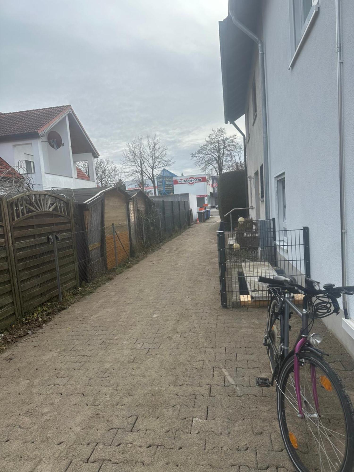 Appartement Two-room With Fully Equipped Kitchen Near S8 Station München