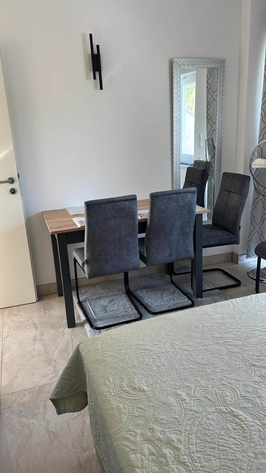 Two-room With Fully Equipped Kitchen Near S8 Station Appartement *